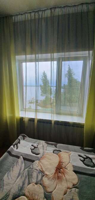 Гостиница Любовь Осташков Двухместный номер с 1 кроватью и видом на озеро-8