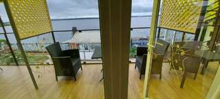 Гостиница Любовь Осташков Двухместный номер на Террасе с видом на ОЗЕРО Селигер, с одной двуспальной кроватью и раскладным креслом для ребенка.-5