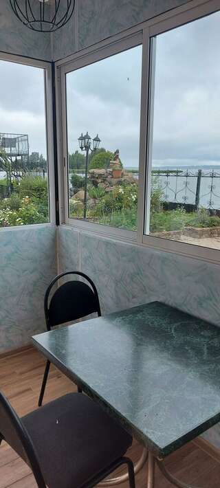 Гостиница Любовь Осташков Двухместный номер с 1 кроватью и балконом-13