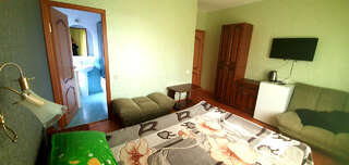 Гостиница Любовь Осташков Двухместный номер с 1 кроватью и видом на озеро-1